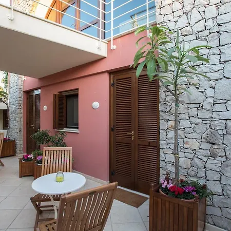 Al Kamartaj Bed & Breakfast